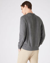 Load image into Gallery viewer, N.Peal Men&#39;s Raglan Round Neck Cashmere Jumper Elephant Grey
