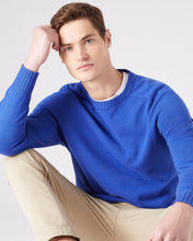 Load image into Gallery viewer, N.Peal Men&#39;s Raglan Round Neck Cashmere Jumper Nile Blue
