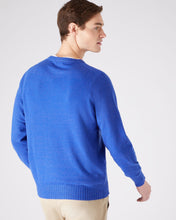 Load image into Gallery viewer, N.Peal Men&#39;s Raglan Round Neck Cashmere Jumper Nile Blue
