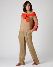 Load image into Gallery viewer, N.Peal Women&#39;s Round Neck Cashmere Jumper Sahara Brown
