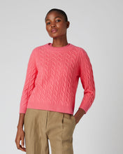 Load image into Gallery viewer, N.Peal Women&#39;s Round Neck Cable Cashmere Jumper Peony Pink
