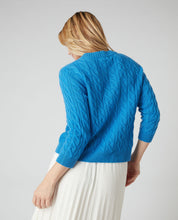 Load image into Gallery viewer, N.Peal Women&#39;s Round Neck Cable Cashmere Jumper Zanzibar Blue
