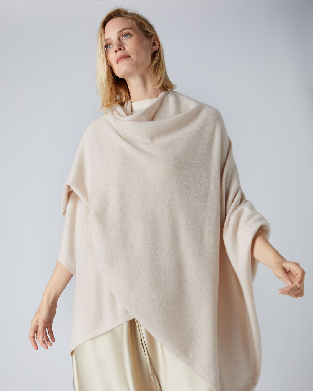 N.Peal Women's Cashmere Knitted Cape Almond White