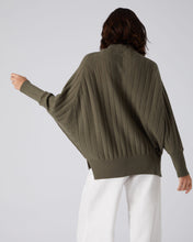 Load image into Gallery viewer, N.Peal Women&#39;s Textured Batwing Cashmere Jumper Khaki Green
