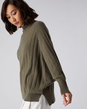 Load image into Gallery viewer, N.Peal Women&#39;s Textured Batwing Cashmere Jumper Khaki Green
