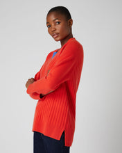 Load image into Gallery viewer, N.Peal Women&#39;s V Neck Wide Rib Cashmere Jumper Vermillion Red
