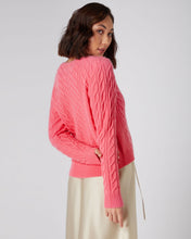 Load image into Gallery viewer, N.Peal Women&#39;s V Neck Cable Cashmere Jumper Peony Pink

