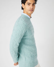Load image into Gallery viewer, N.Peal Men&#39;s Thames Cable Round Neck Cashmere Jumper Oasis Green
