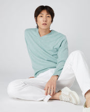Load image into Gallery viewer, N.Peal Men&#39;s Burlington V Neck Cashmere Jumper Oasis Green
