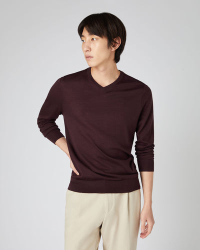 N.Peal Men's Conduit Fine Gauge Cashmere V Neck Jumper Clove Brown