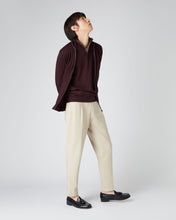 Load image into Gallery viewer, N.Peal Men&#39;s Regent Fine Gauge Cashmere Half Zip Jumper Clove Brown
