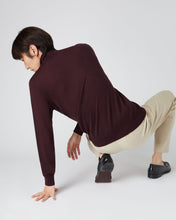 Load image into Gallery viewer, N.Peal Men&#39;s Regent Fine Gauge Cashmere Half Zip Jumper Clove Brown
