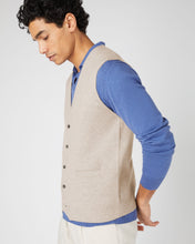 Load image into Gallery viewer, N.Peal Men&#39;s Chelsea Cashmere Waistcoat Oatmeal Brown
