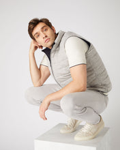 Load image into Gallery viewer, N.Peal Men&#39;s Strand Down Gilet Fumo Grey
