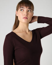 Load image into Gallery viewer, N.Peal Women&#39;s Imogen Superfine Cashmere V Neck Jumper Clove Brown
