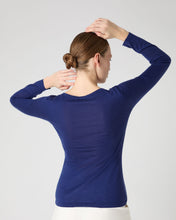 Load image into Gallery viewer, N.Peal Women&#39;s Imogen Superfine Cashmere V Neck Jumper Indigo Blue
