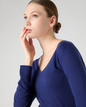 Load image into Gallery viewer, N.Peal Women&#39;s Imogen Superfine Cashmere V Neck Jumper Indigo Blue
