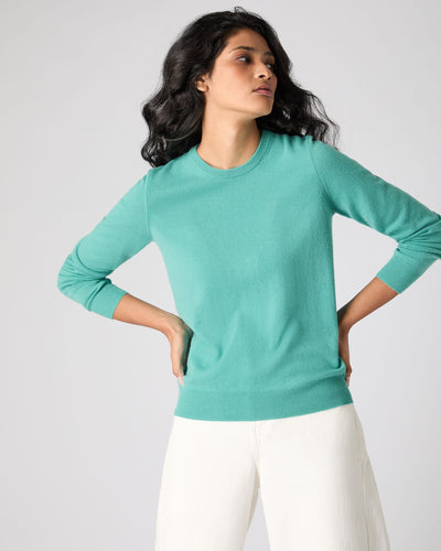 N.Peal Women's Evie Classic Round Neck Cashmere Jumper Opal Green
