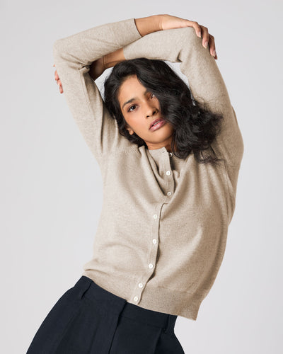 N.Peal Women's Olivia Round Neck Cashmere Cardigan Oatmeal Brown
