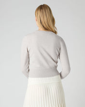 Load image into Gallery viewer, N.Peal Women's Ivy Cropped Cashmere Cardigan Pebble Grey
