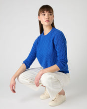 Load image into Gallery viewer, N.Peal Women&#39;s Emilia Cable Round Neck Cashmere Jumper Sonic Blue
