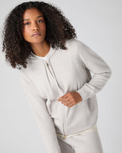 Load image into Gallery viewer, N.Peal Women&#39;s Ada Cashmere Hoodie Pebble Grey
