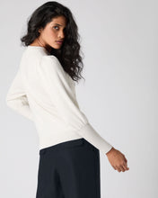 Load image into Gallery viewer, N.Peal Women&#39;s Gathered Sleeve Cashmere Jumper Ivory White Sparkle
