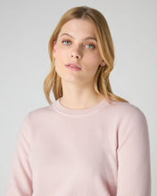 Load image into Gallery viewer, N.Peal Women&#39;s Hallie Round Neck Cashmere Jumper Quartz Pink

