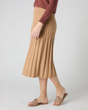 Load image into Gallery viewer, N.Peal Women&#39;s Cashmere Ribbed Skirt Sahara Brown
