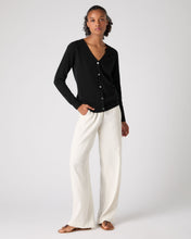 Load image into Gallery viewer, N.Peal Women's Lara V Neck Cashmere Cardigan Black
