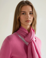 Load image into Gallery viewer, N.Peal Women's Pashmina Cashmere Stole Camellia Pink
