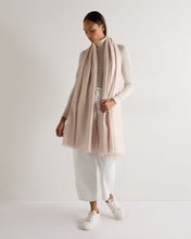 Load image into Gallery viewer, N.Peal Women's Pashmina Cashmere Shawl Dusk Pink
