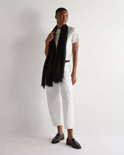 Load image into Gallery viewer, N.Peal Women&#39;s Soft Knit Cashmere Shawl Black
