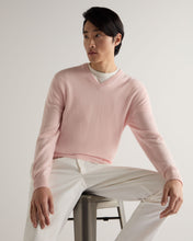 Load image into Gallery viewer, N.Peal Men's Burlington V Neck Cashmere Jumper Blossom Pink
