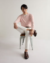 Load image into Gallery viewer, N.Peal Men's Burlington V Neck Cashmere Jumper Blossom Pink
