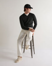 Load image into Gallery viewer, N.Peal Men's Burlington V Neck Cashmere Jumper Dark Charcoal Grey
