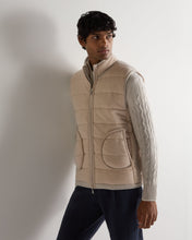 Load image into Gallery viewer, N.Peal Men's Mall Cashmere Gilet Pebble Grey
