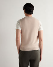 Load image into Gallery viewer, N.Peal Men's Chelsea Cashmere Waistcoat Ecru White
