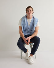 Load image into Gallery viewer, N.Peal Men's Chelsea Cashmere Waistcoat Sea Mist Blue
