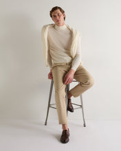Load image into Gallery viewer, N.Peal Men's Fine Gauge Cashmere Turtle Neck Jumper New Ivory White

