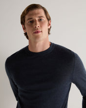 Load image into Gallery viewer, N.Peal Men's Covent Fine Gauge Cashmere Round Neck Jumper Indigo Blue
