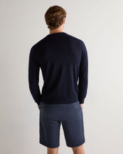 Load image into Gallery viewer, N.Peal Men's Covent Fine Gauge Cashmere Round Neck Jumper Navy Blue
