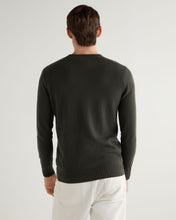 Load image into Gallery viewer, N.Peal Men's Shoreditch Round Neck Cashmere Jumper Arabica Khaki Green
