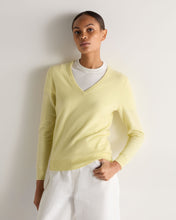 Load image into Gallery viewer, N.Peal Women's Phoebe V Neck Cashmere Jumper Granita Yellow
