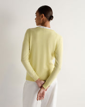 Load image into Gallery viewer, N.Peal Women's Phoebe V Neck Cashmere Jumper Granita Yellow
