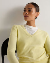 Load image into Gallery viewer, N.Peal Women's Phoebe V Neck Cashmere Jumper Granita Yellow
