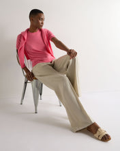 Load image into Gallery viewer, N.Peal Women's Milly Classic Cashmere T-Shirt Camellia Pink
