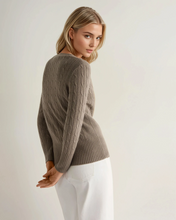 Load image into Gallery viewer, N.Peal Women's Clara Cable V Neck Cashmere Cardigan Vintage Khaki Green
