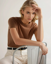 Load image into Gallery viewer, N.Peal Women's Isla Superfine Cashmere T-Shirt Dark Camel Brown

