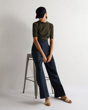 Load image into Gallery viewer, N.Peal Women's Cotton Cashmere T-Shirt Arabica Khaki Green
